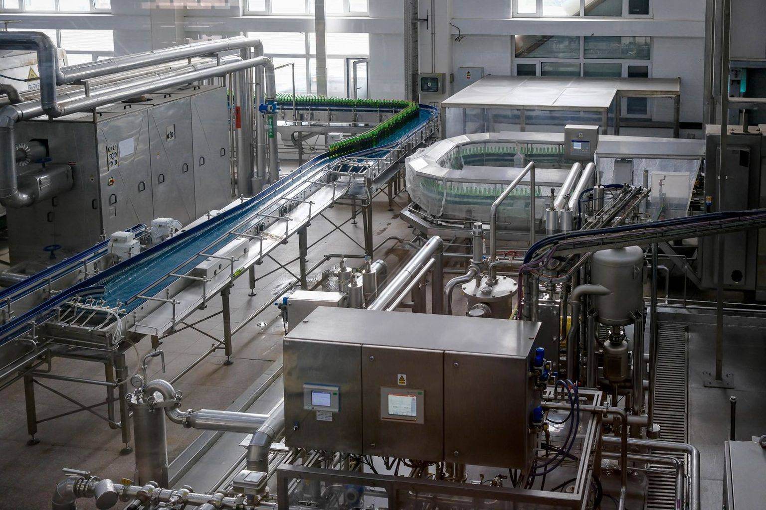 Food and beverage bottling plant